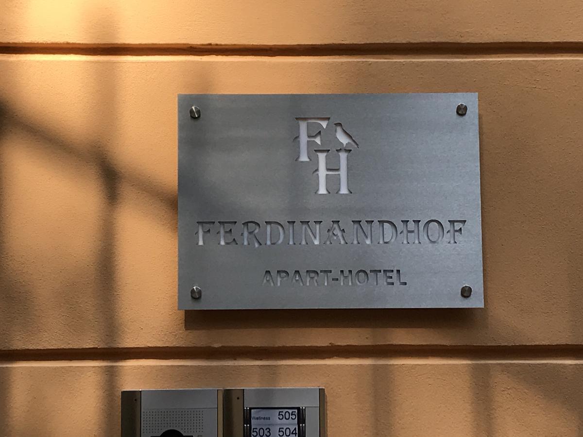 Ferdinandhof Apart-Hotel การ์โลวีวารี ภายนอก รูปภาพ